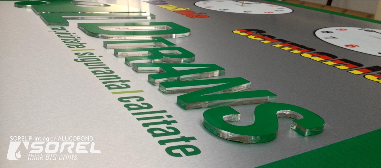 Direct Printing on Silver Alucobond by VUTEK GS2000 + Plexiglass Letters